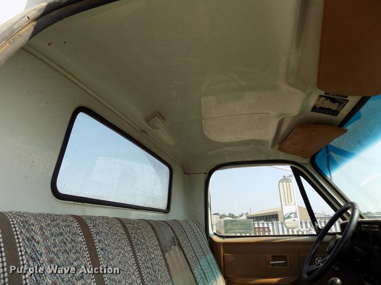 image for item DB9158 1988 Chevrolet C60 truck cab and chassis