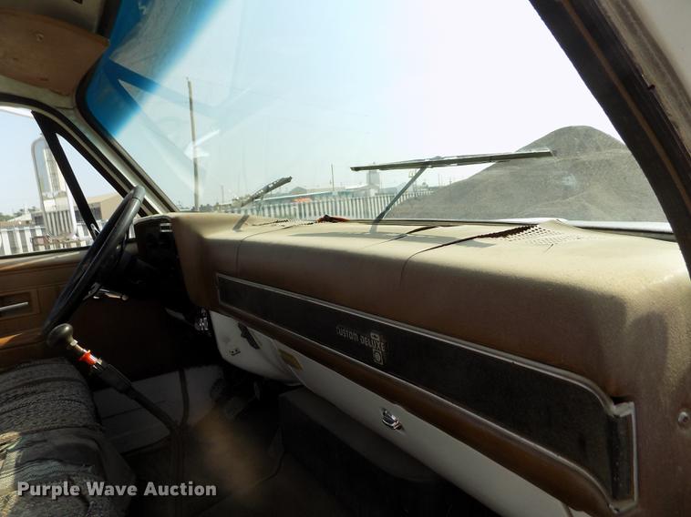 image for item DB9158 1988 Chevrolet C60 truck cab and chassis