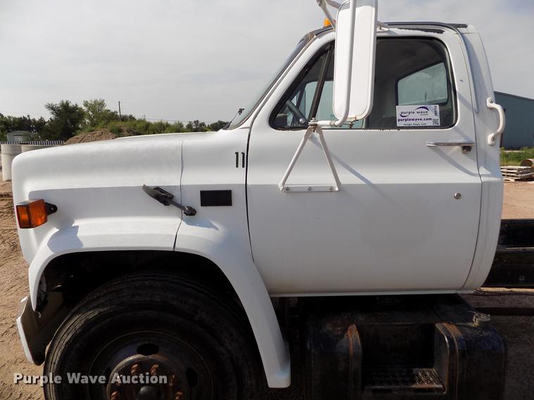 image for item DB9158 1988 Chevrolet C60 truck cab and chassis