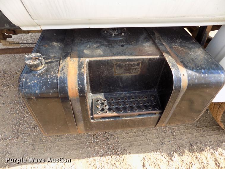 image for item DB9158 1988 Chevrolet C60 truck cab and chassis