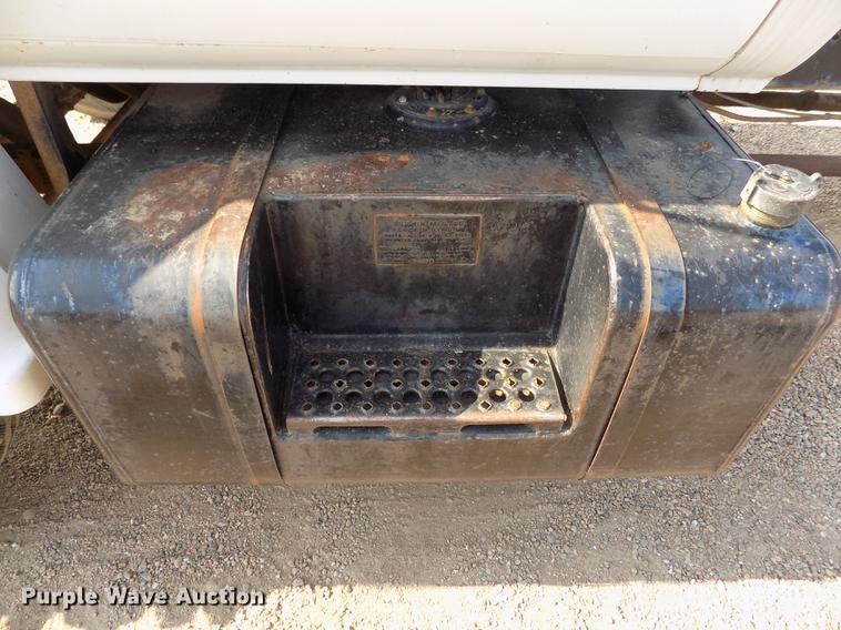 image for item DB9158 1988 Chevrolet C60 truck cab and chassis