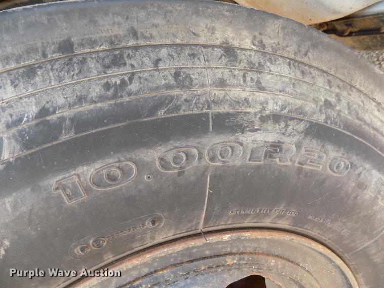 image for item DB9158 1988 Chevrolet C60 truck cab and chassis