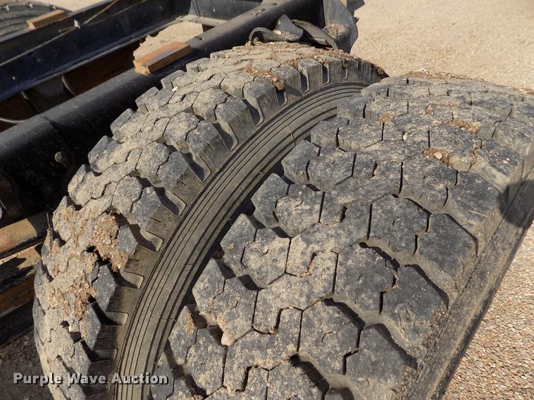 image for item DB9158 1988 Chevrolet C60 truck cab and chassis