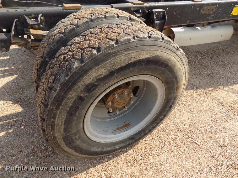 image for item DB9158 1988 Chevrolet C60 truck cab and chassis