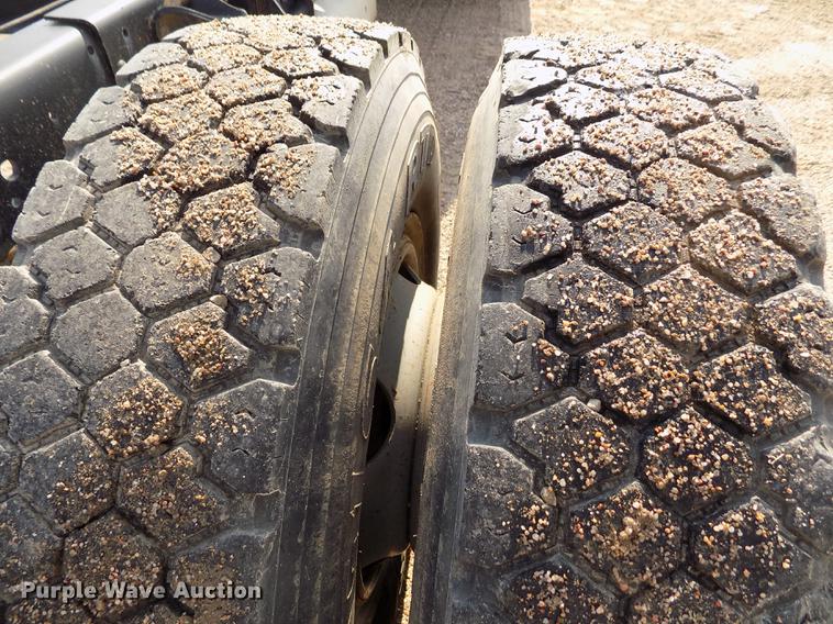 image for item DB9158 1988 Chevrolet C60 truck cab and chassis