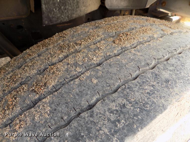 image for item DB9158 1988 Chevrolet C60 truck cab and chassis