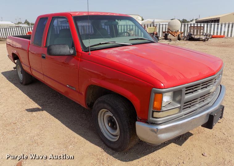 image for item DB9162 1997 Chevrolet C1500 Ext.Cab pickup truck