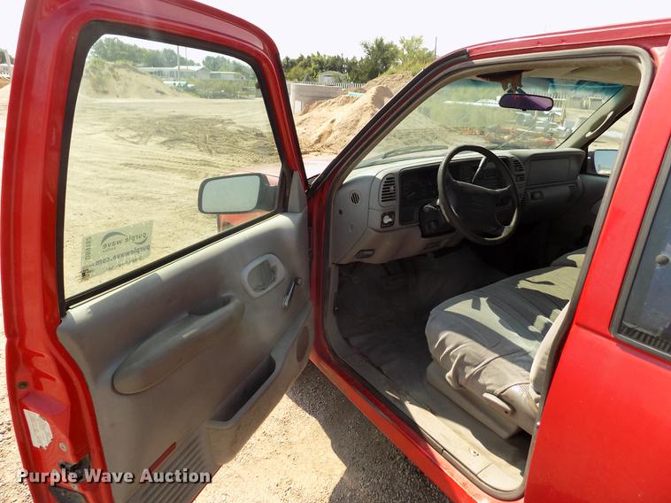 image for item DB9162 1997 Chevrolet C1500 Ext.Cab pickup truck