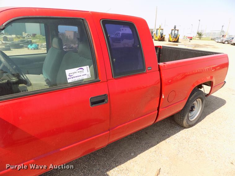 image for item DB9162 1997 Chevrolet C1500 Ext.Cab pickup truck