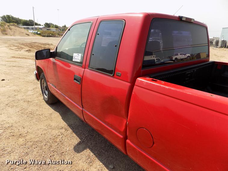 image for item DB9162 1997 Chevrolet C1500 Ext.Cab pickup truck