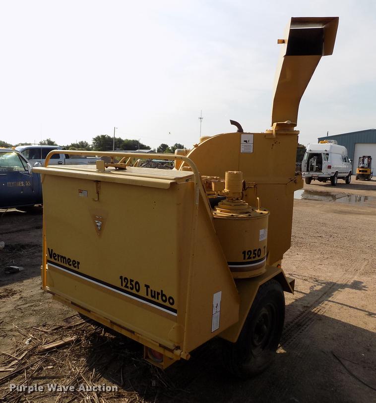 image for item DB9164 1993 Vermeer BC1250 chipper