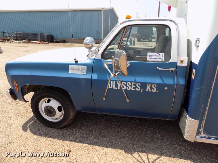 image for item DB9166 1978 Chevrolet C30 ambulance