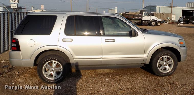 image for item DB9167 2010 Ford Explorer SUV