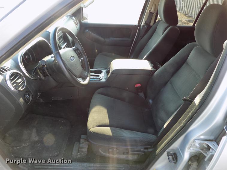 image for item DB9167 2010 Ford Explorer SUV