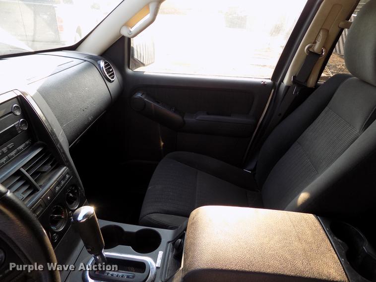 image for item DB9167 2010 Ford Explorer SUV