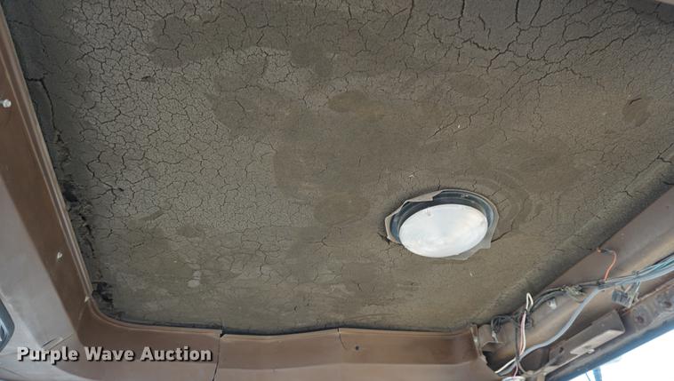 image for item DD7852 1995 Champion 720A Series III motor grader