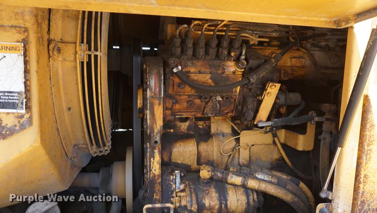 image for item DD7852 1995 Champion 720A Series III motor grader