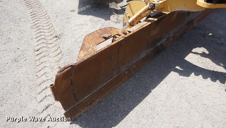 image for item DD7852 1995 Champion 720A Series III motor grader