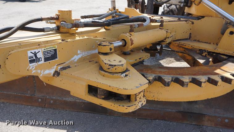 image for item DD7852 1995 Champion 720A Series III motor grader