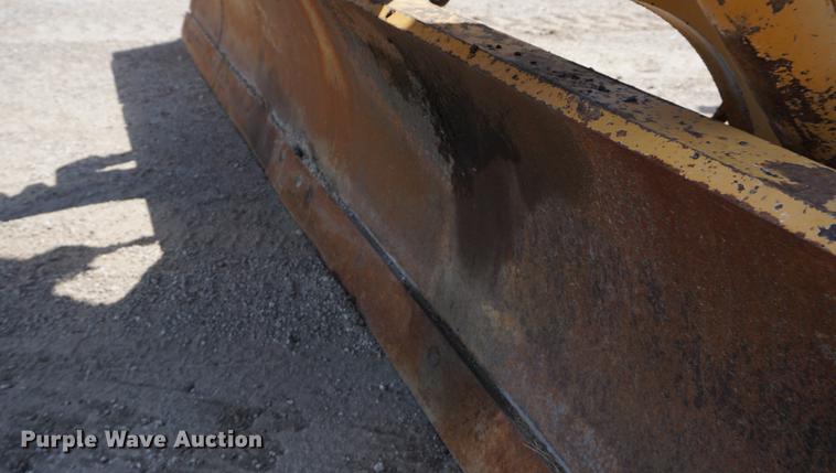 image for item DD7852 1995 Champion 720A Series III motor grader