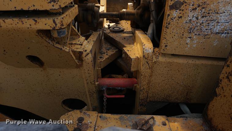 image for item DD7852 1995 Champion 720A Series III motor grader