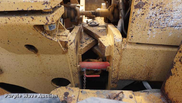 image for item DD7852 1995 Champion 720A Series III motor grader
