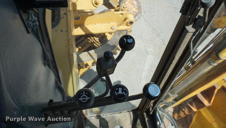 image for item DD7854 1995 Champion 720A Series III motor grader