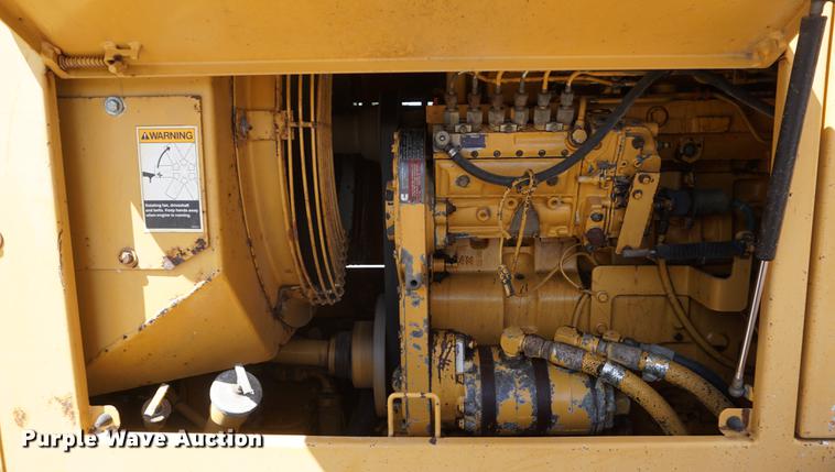 image for item DD7854 1995 Champion 720A Series III motor grader