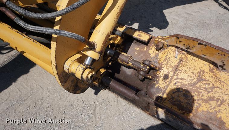 image for item DD7854 1995 Champion 720A Series III motor grader