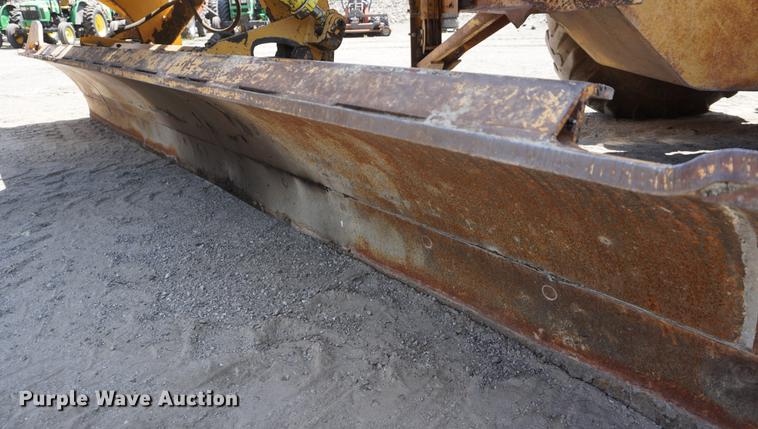 image for item DD7854 1995 Champion 720A Series III motor grader