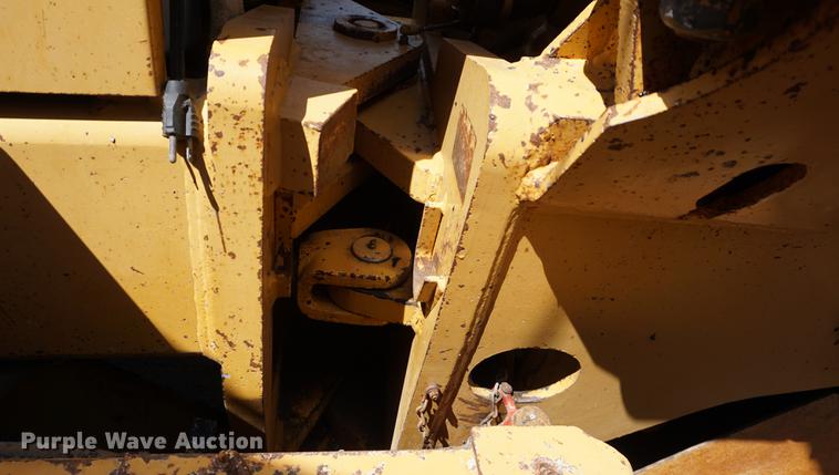 image for item DD7854 1995 Champion 720A Series III motor grader