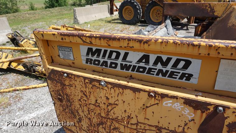 image for item DD7856 1999 Midland WA road widener