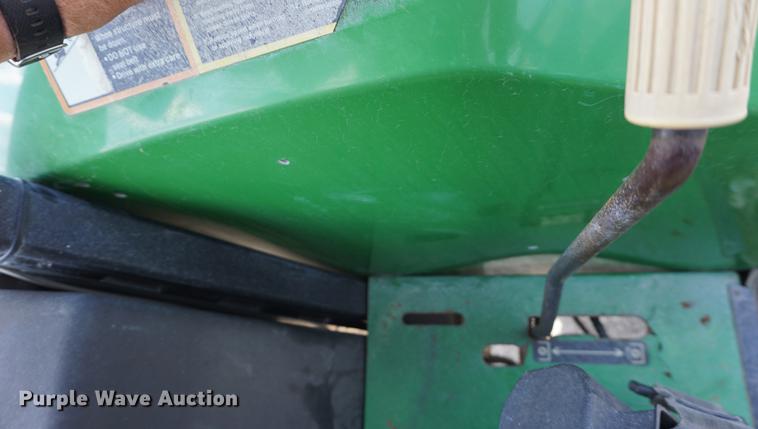 image for item DD7857 2002 John Deere 5320 tractor