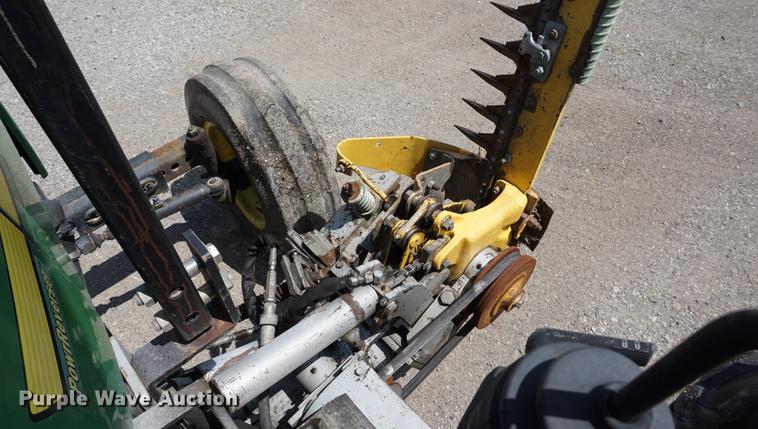 image for item DD7857 2002 John Deere 5320 tractor