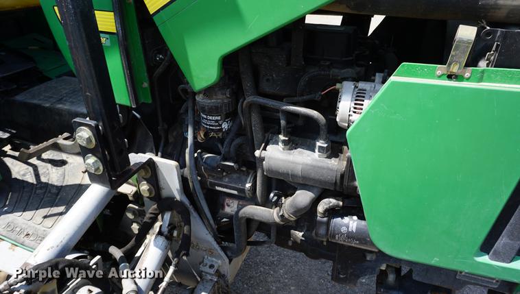 image for item DD7857 2002 John Deere 5320 tractor