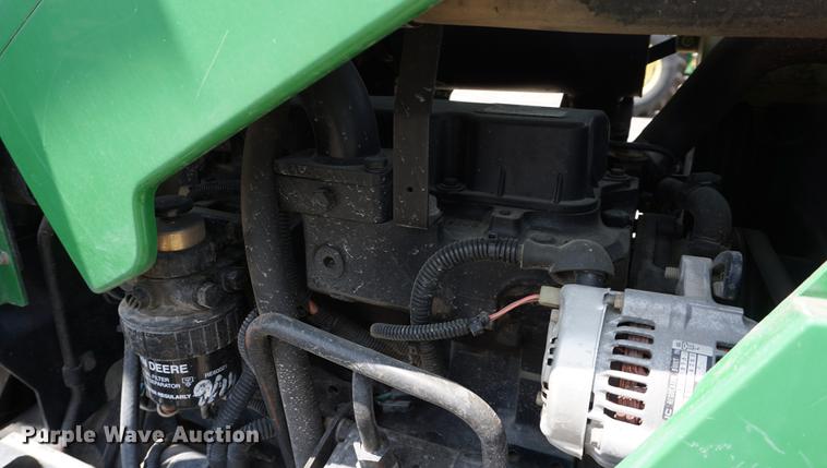 image for item DD7857 2002 John Deere 5320 tractor