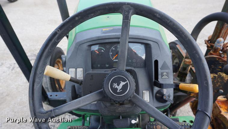 image for item DD7858 2007 John Deere 5225 tractor