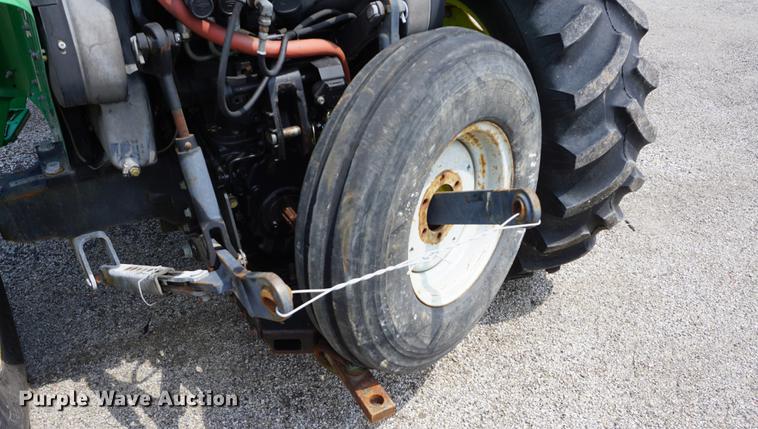 image for item DD7858 2007 John Deere 5225 tractor