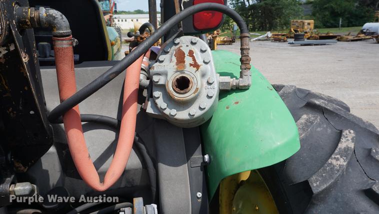 image for item DD7858 2007 John Deere 5225 tractor