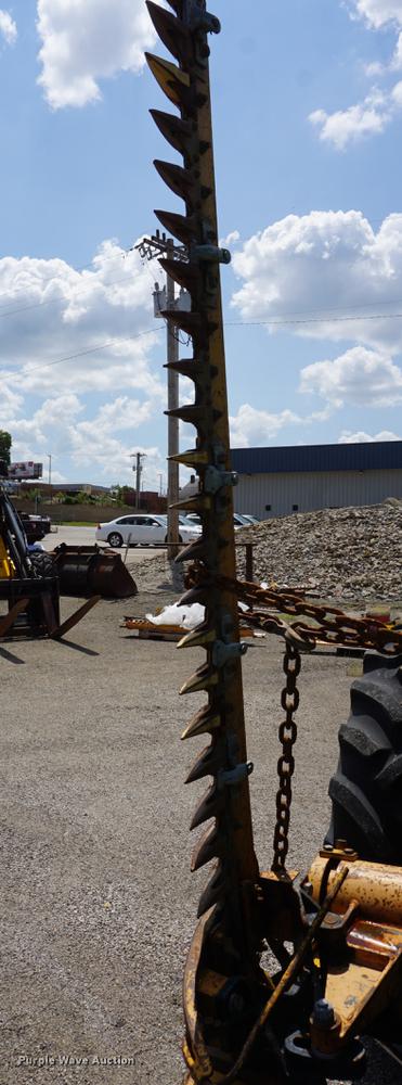 image for item DD7858 2007 John Deere 5225 tractor