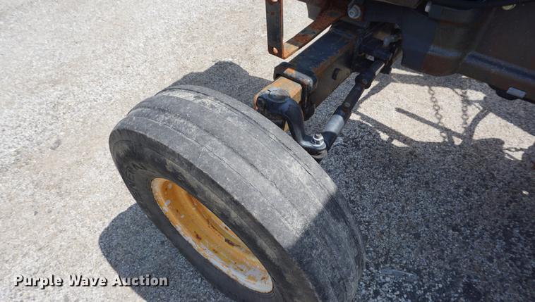 image for item DD7858 2007 John Deere 5225 tractor