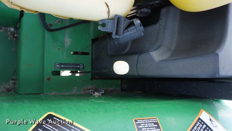 image for item DD7859 2006 John Deere 5325 tractor