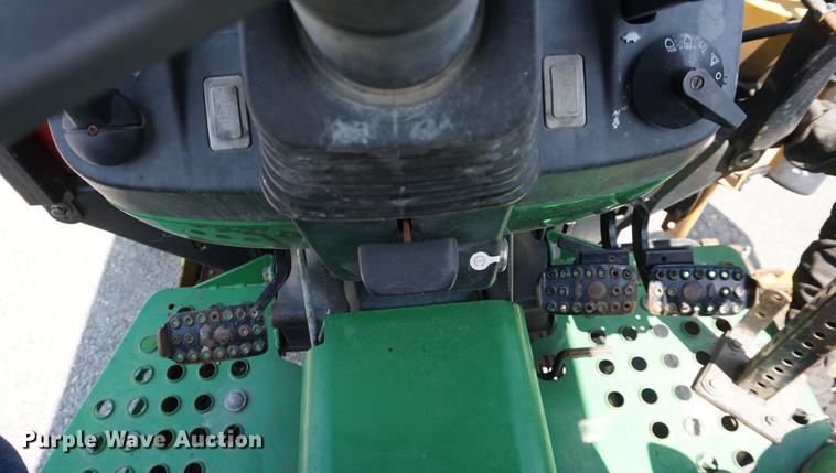 image for item DD7859 2006 John Deere 5325 tractor