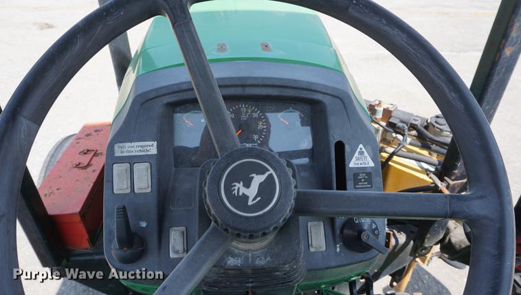 image for item DD7859 2006 John Deere 5325 tractor