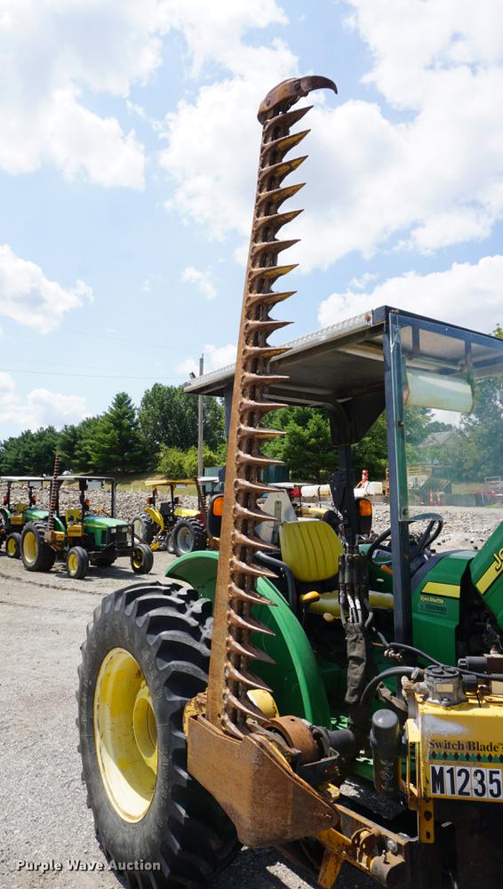 image for item DD7859 2006 John Deere 5325 tractor