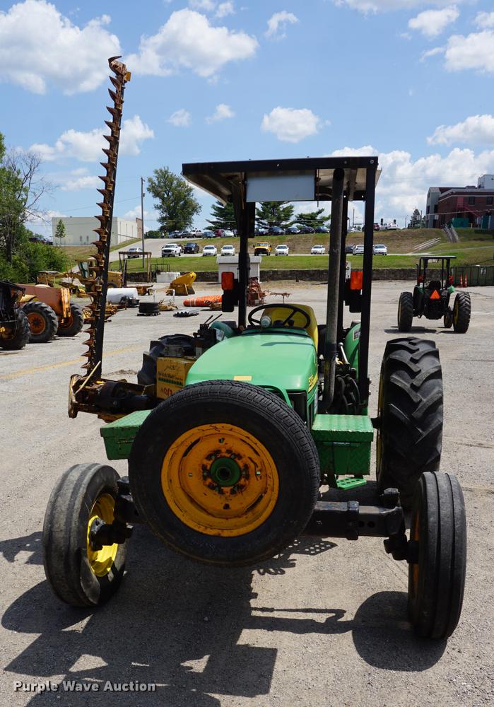 image for item DD7861 2006 John Deere 5205 tractor