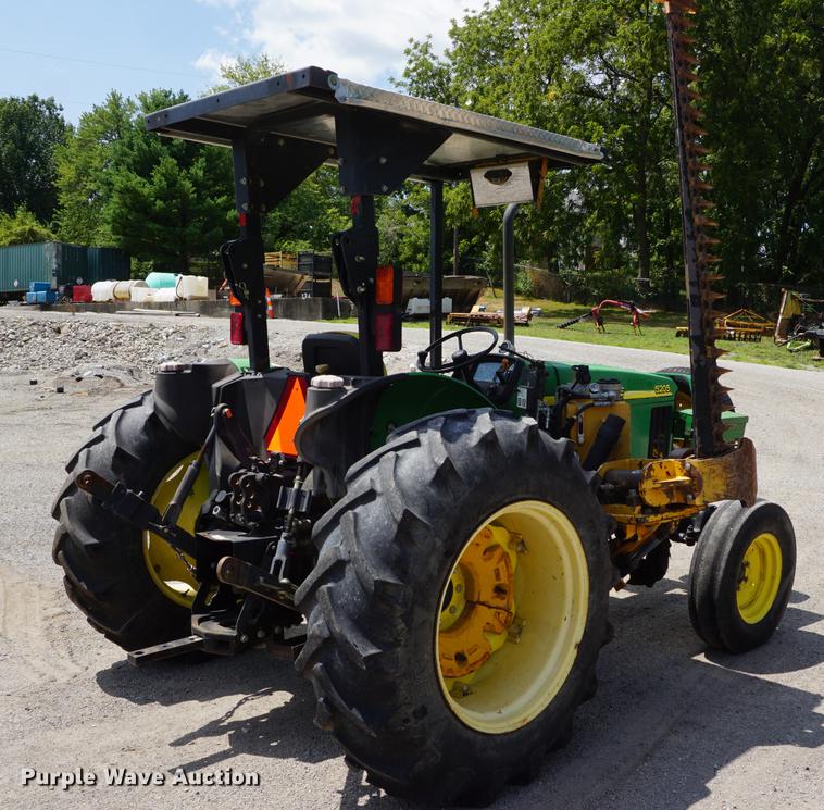 image for item DD7861 2006 John Deere 5205 tractor