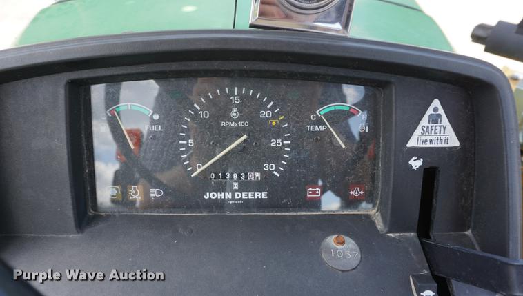 image for item DD7861 2006 John Deere 5205 tractor