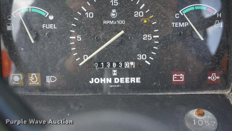 image for item DD7861 2006 John Deere 5205 tractor