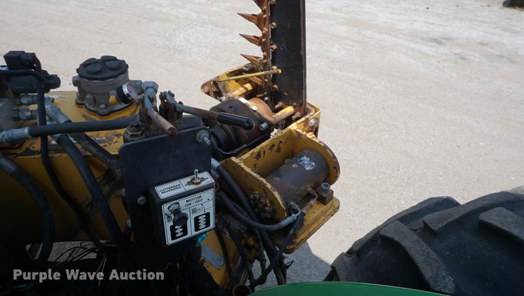 image for item DD7861 2006 John Deere 5205 tractor